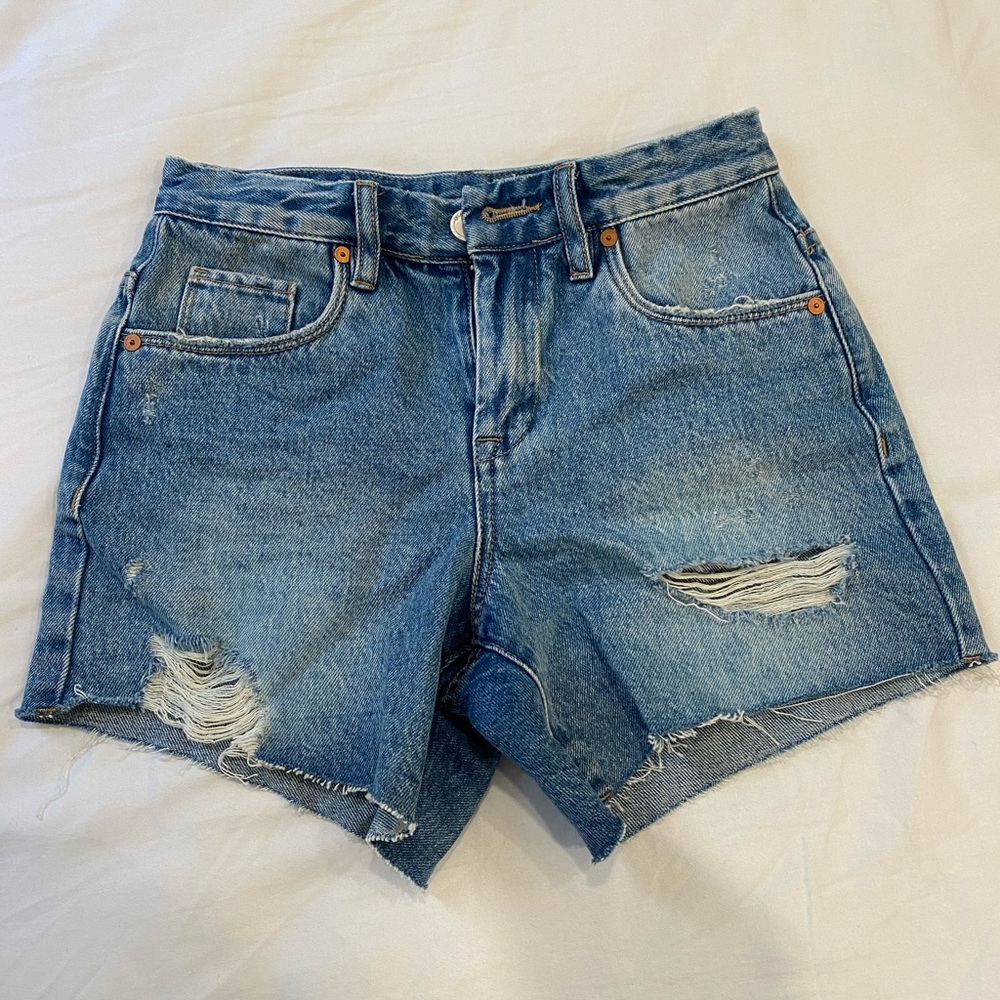 BLANK NYC - The Perry Mom Short